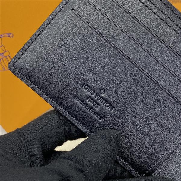 2026122105441800 820